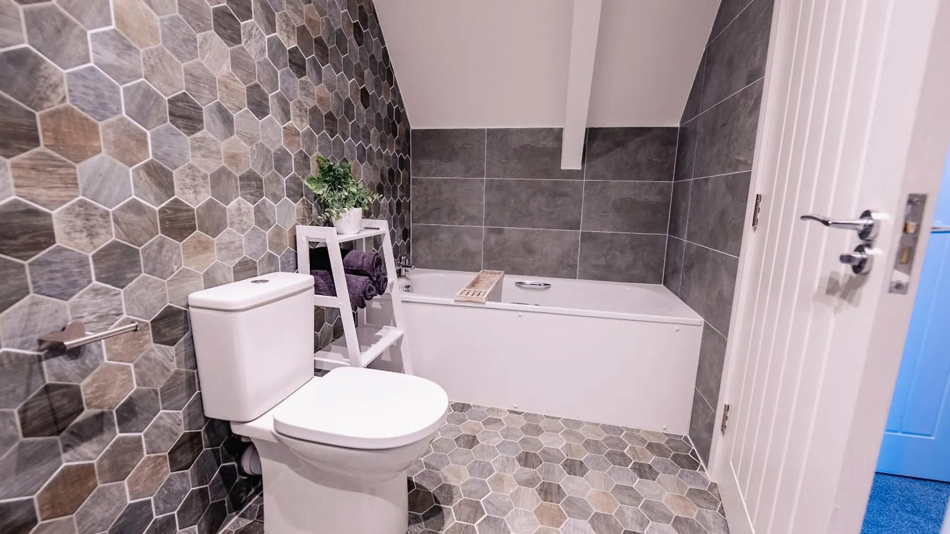 Luxury Spacious 2-Bed & High Ceiling Cardiff Appartement